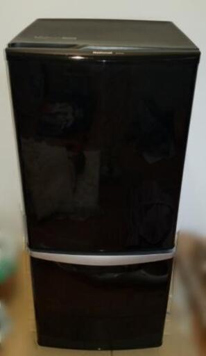 冷蔵庫    スタイリッシュな黒！135L