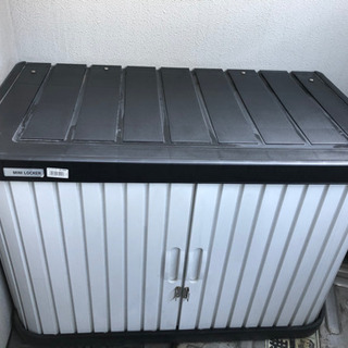 屋外用小型物置