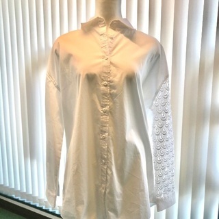 白シャツ　アシンメトリー　ユニセックス