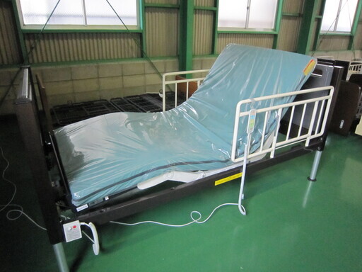 【中古】　介護ベッド　フランスベッド製（超低床）3モーター