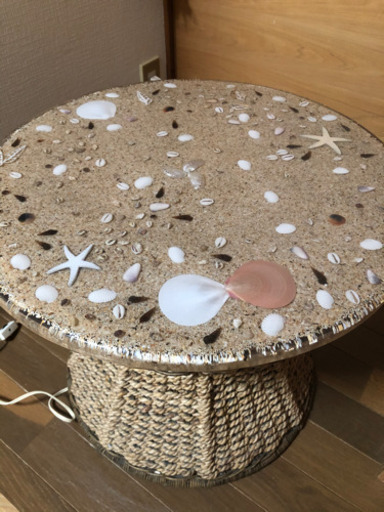 ハンドメイド  貝殻テーブル　ビーチ　海　ラタン　ミニテーブル　サイドテーブル