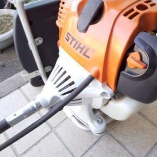 スチール肩掛け草刈り機の画像