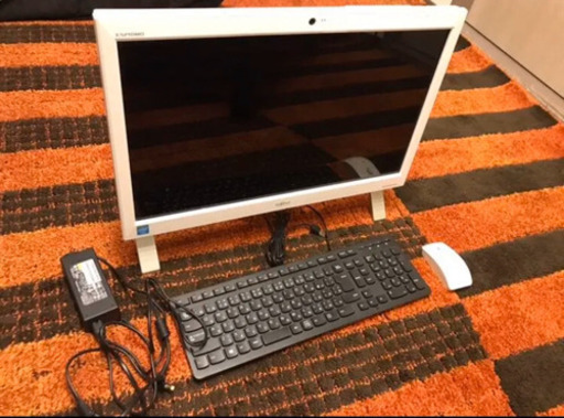 美品　パソコン　富士通　デスクトップPC  Windows8