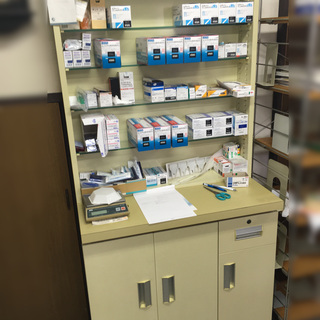 在庫2点あり 薬剤棚 医療棚 調剤薬局 病院 業務用 薬棚 キャ...
