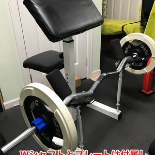 シーテッドプリチャーカール 筋トレ