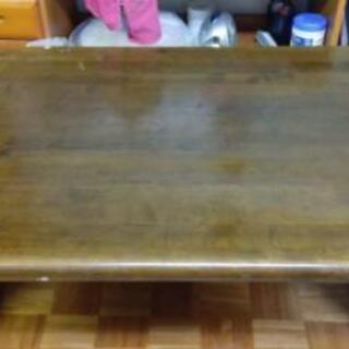 ダイニングテーブルの画像
