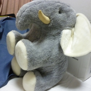 ゾウのぬいぐるみ