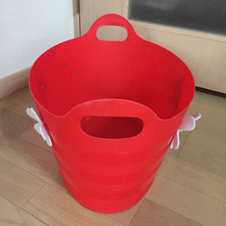 しっかりかための持ち手付プラスチックケース お花×赤色の画像