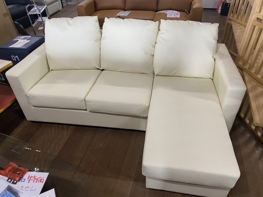 カウチソファー週末特価！新品15800円で販売します！限定5台！通常は29800円販売してます。ホワイト！早い者勝ち！