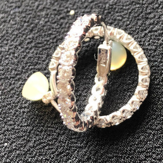 購入額から七割引き　オリジナルオーダーメイド　ダイヤ入りピアス　美品　の画像