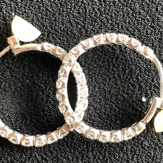 購入額から七割引き　オリジナルオーダーメイド　ダイヤ入りピアス　美品　の画像