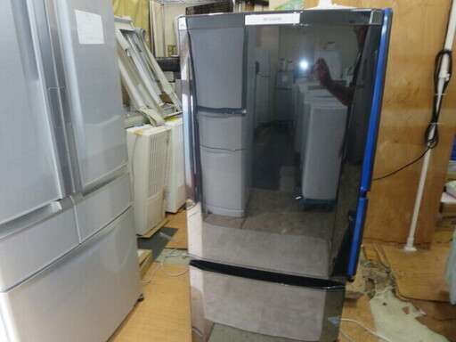 MITUBISHI MR-P15T-B 三菱冷蔵庫146L　2011年製　ブラック