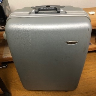 旅行　トランク　キャリーケースの画像
