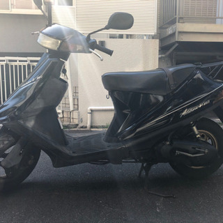 V100 アドレスCE13A スズキ　小型　防犯センサーあり