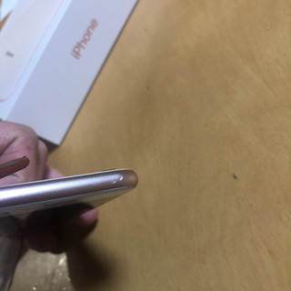 3月14日まで　美品　iPhone 8 Gold 64 GB docomoの画像