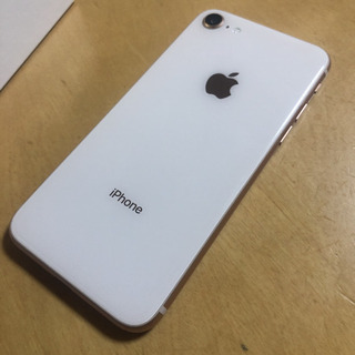 3月14日まで　美品　iPhone 8 Gold 64 GB docomoの画像