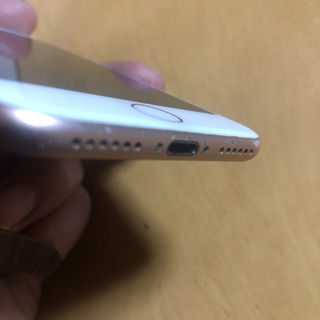 3月14日まで　美品　iPhone 8 Gold 64 GB docomoの画像