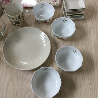 食器 一式 差し上げます。の画像