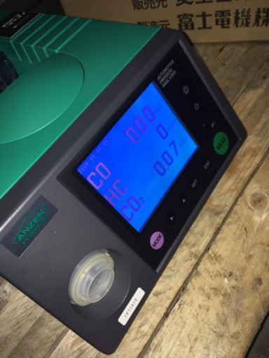 自動車　排ガステスター　複合測定機