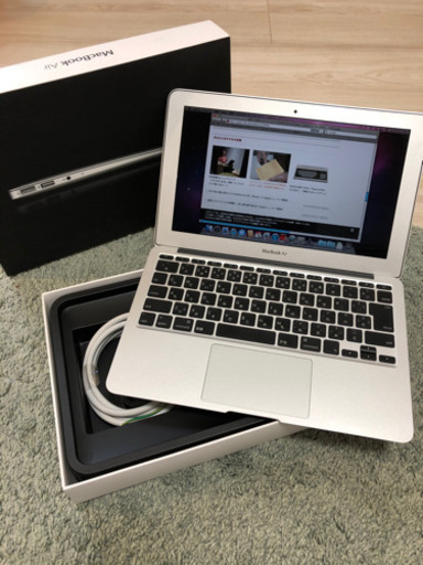 MacBook AIR中古美品（シールだけ剥がしてください）
