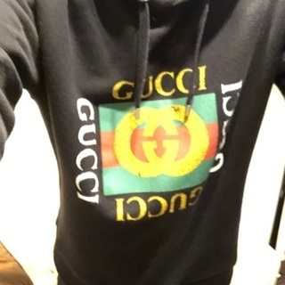 レシート付き確実正規店グッチのパーカーの画像