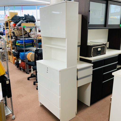 新生活応援価格 ✨新品✨永野家具 ★光沢仕上げ多能チェストコンセント2つあり★