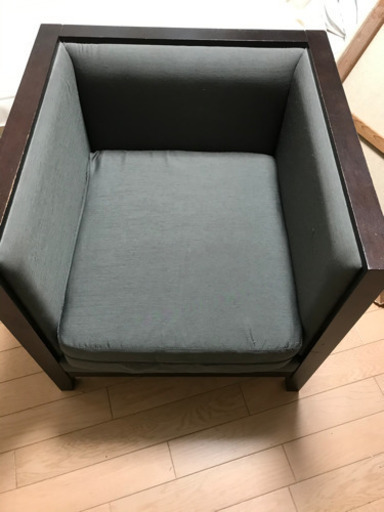 シンプルデザイン　一人がけソファー