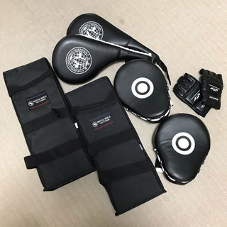 パンチングミット、キックミット、ハンドミット、グローブ セット