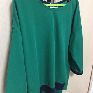 チチカカの5部袖カットソーの画像