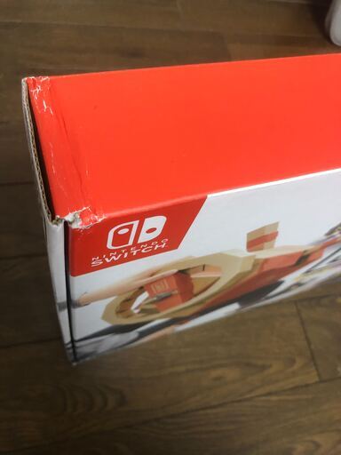NINTENDO SWITH（外箱に傷あり）、専用ケース、NINTENDOLABO買ってくれませんか