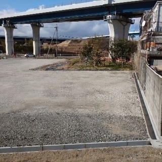 京田辺市　大型トレーラー　トラック　資材置場