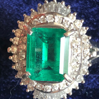 早いもん勝ち　試着大歓迎　指輪　エメラルド　1.898CT メレダイヤ　0.75CT  7号　の画像