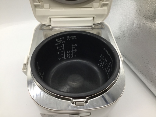 IH炊飯ジャー　Panasonic（パナソニック）　SR-HB106　5.5合　2016年製