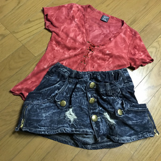 カットソーとミニスカート