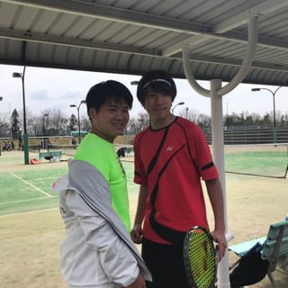 テニスのレッスンやヒッティングします！