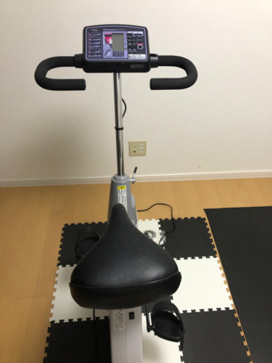 コンビ　エアロバイク　　EZ101