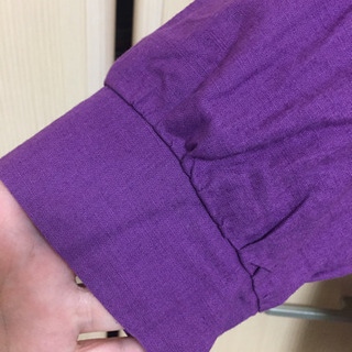 綿素材 紫のシャツの画像