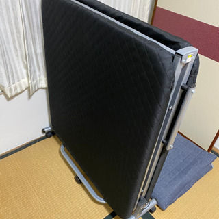 本日まで　美品　アイリスオーヤマ　折りたたみベッド　場所によって...