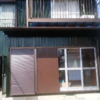 ガレージあり戸建。ペット可.駅近です。日当たり良好