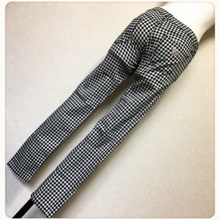ご購入者様決定［GUESS ®️JEANS］ギンガムチェック  スキニー ストレートパンツ白黒の画像