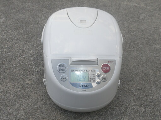 TIGER マイコン炊飯ジャー\u003c炊きたて\u003e(5.5合炊き)  JBA-A100