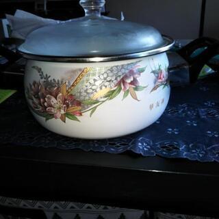 未使用品‼️ガラス蓋付きホーロー鍋🍲