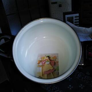 未使用品‼️ガラス蓋付きホーロー鍋🍲の画像