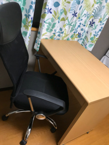 テーブル、椅子、シングルベッド、洗濯機