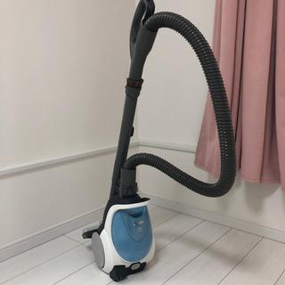 家電三点セット（冷凍冷蔵庫・電子レンジ・掃除機）一人暮らしにピッタリ❗️の画像