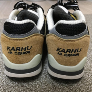 KARHUスニーカー