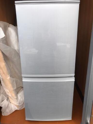 冷蔵庫　一人暮らし用　3年半使用しました。引き取りに来れる方優先でお願いします。