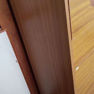 30年くらい前のタンスの画像
