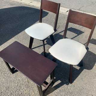 食卓テーブルの画像