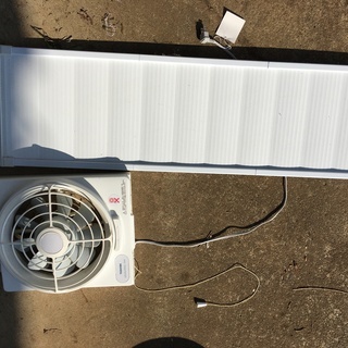 窓掛　換気扇　扇風機